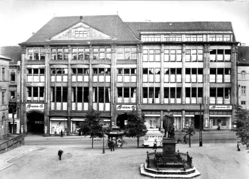 Johannisplatz mit dem Textilkaufhaus Biermann